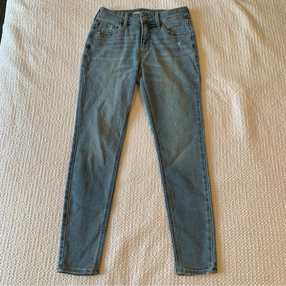 Levi's Light Wash Skinny Jeans